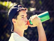 Teenagers' weekly consumption of sports drinks increased from 2010 to 2015