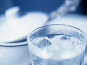 Chemotherapy patients who suck on ice chips during treatment with oxaliplatin infusion have less trouble with eating and drinking cold things