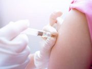 Un estudio nuevo encontró que la vacunación contra el VPH reduce significativamente el riesgo de cáncer del cuello uterino en las mujeres