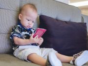 Screen Time Linked to Decreases in Measures of Parent-Child Talk