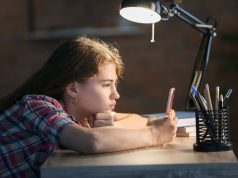 Increasing Social Media Use in Early Teen Years Tied to Cognitive Performance