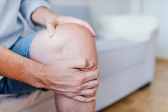 Adding Physical Therapy to Home Exercise Does Not Reduce Knee Pain